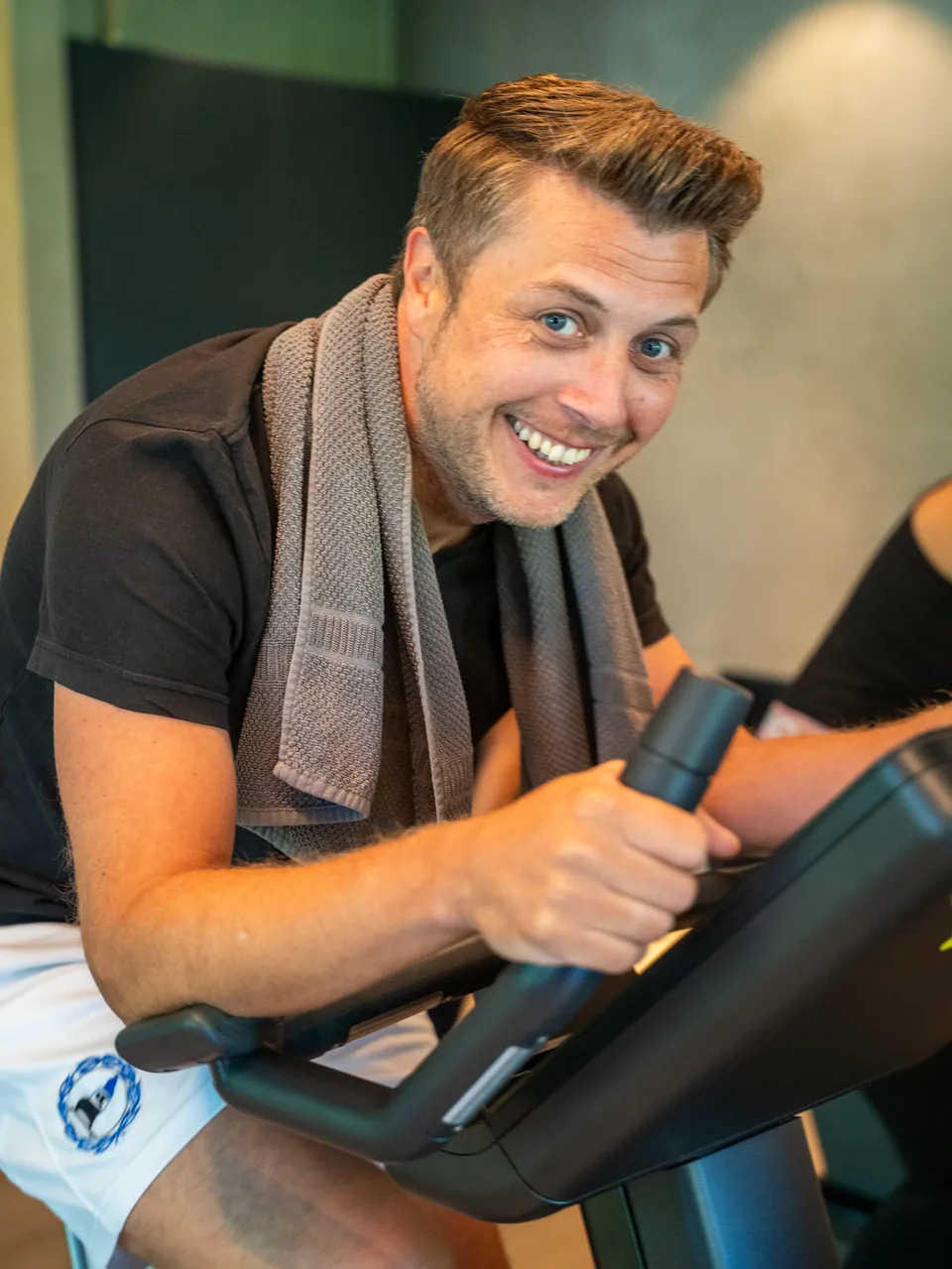 Lachendes Mitglied beim Training bei CIRCLEONE