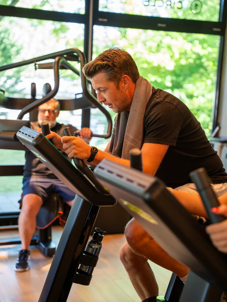 Mitglieder beim gemeinsamen Training im CIRCLEONE Zirkel